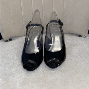 brand new kitten heels !